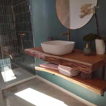 Aquarius In Cassis, D'hotes 4* קסיס