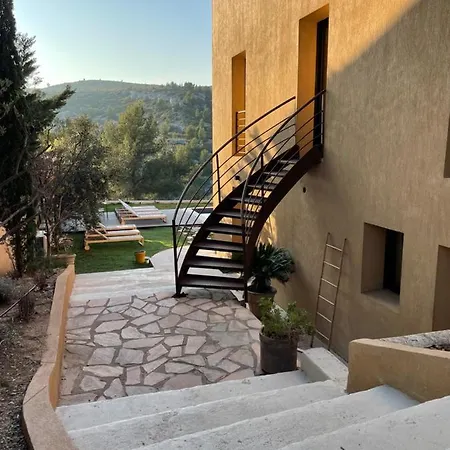 Aquarius In Cassis, D'hotes 4* קסיס