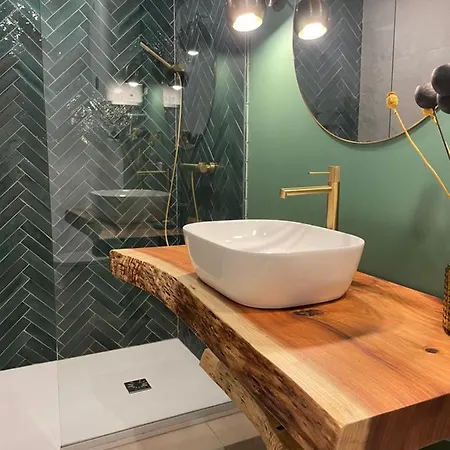 Aquarius In Cassis, D'hotes 4* קסיס
